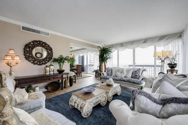 108 Lakeshore Drive #T-38, North Palm Beach, FL 33408