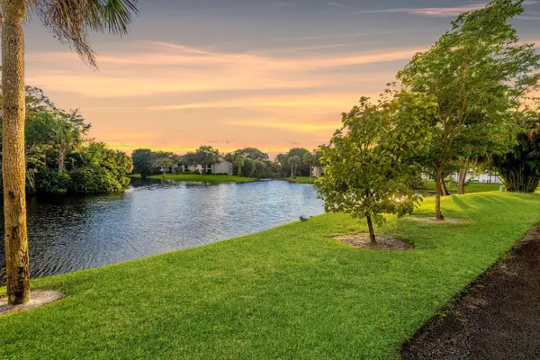 3000 NW 42nd Avenue #B101, Coconut Creek, FL 33066