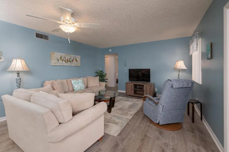 405 Pine Glen Lane #D-2, Greenacres, FL 33463 - Image #2