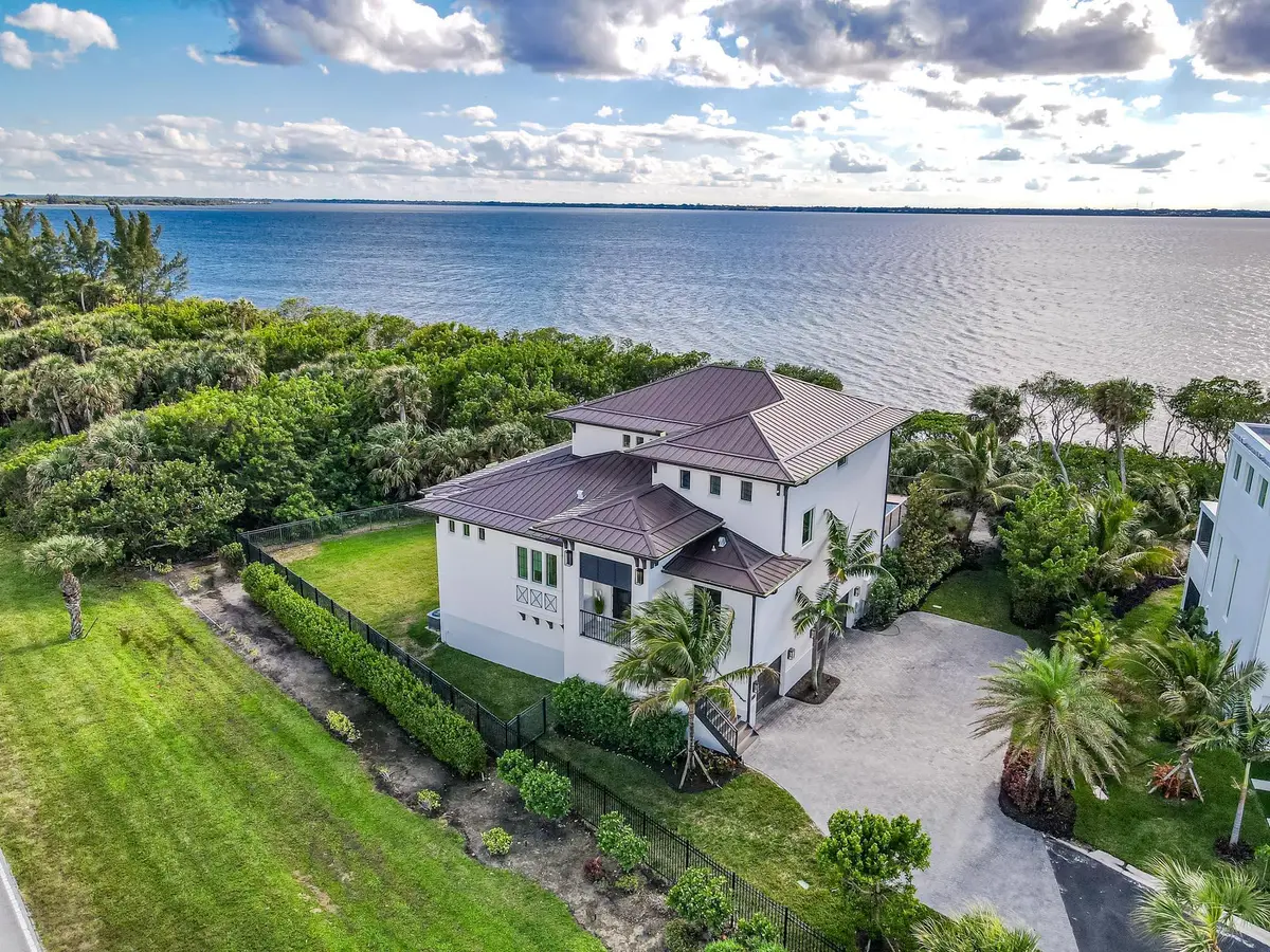 7683 Pelican Pointe Drive, Jensen Beach, FL 34957 - Image #1