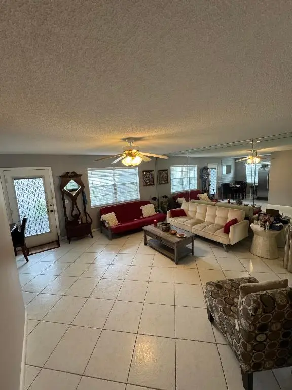 114 Flanders #C, Delray Beach, FL 33484 - Image #2