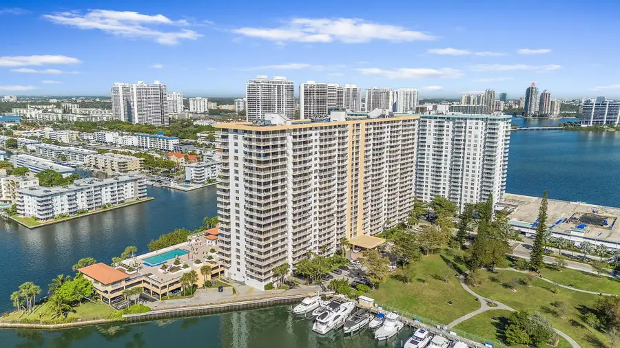 290 174th Street #1111, Sunny Isles Beach, FL 33160 - Image #2