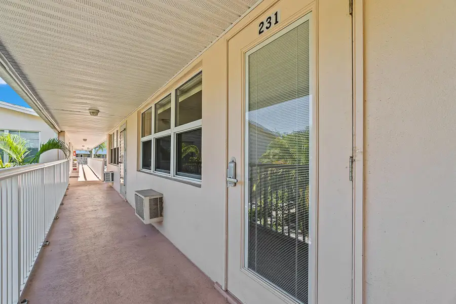 231 Dorchester #J, West Palm Beach, FL 33417 - Image #2