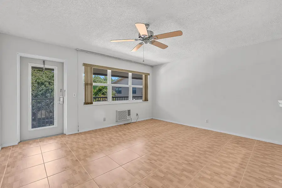 231 Dorchester #J, West Palm Beach, FL 33417 - Image #3