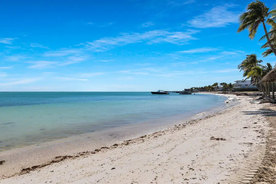 601 W Ocean Dr Drive #203a, Key Colony Beach, FL 33051 - Image #3