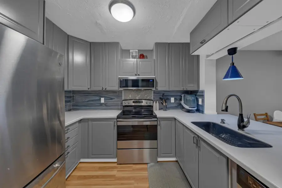 301 N Pine Island Road #101, Plantation, FL 33324 - Image #2