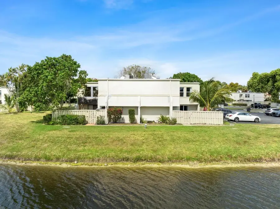 12128 Regal Court E, Wellington, FL 33414 - Image #3