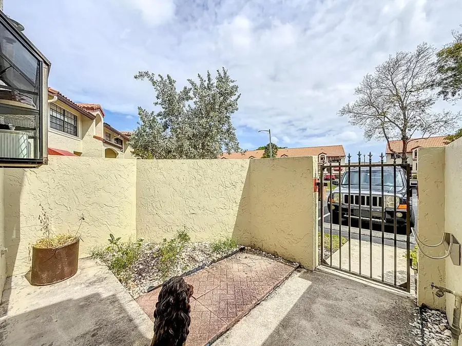 1001 Republic Court, Deerfield Beach, FL 33442 - Image #2