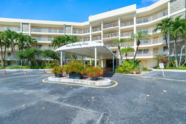 800 Cypress Grove Drive #211, Pompano Beach, FL 33069