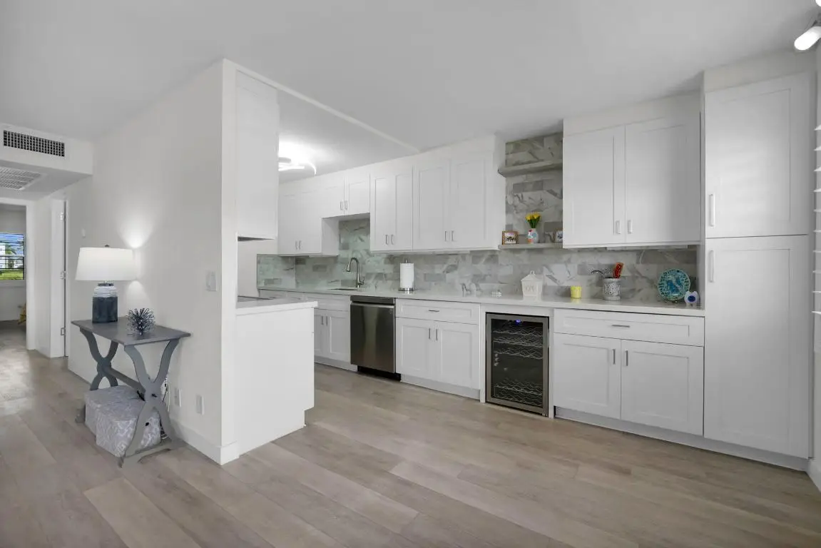 1084 Guildford E, Boca Raton, FL 33434 - Image #1