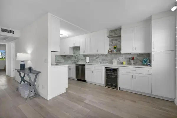 1084 Guildford E, Boca Raton, FL 33434