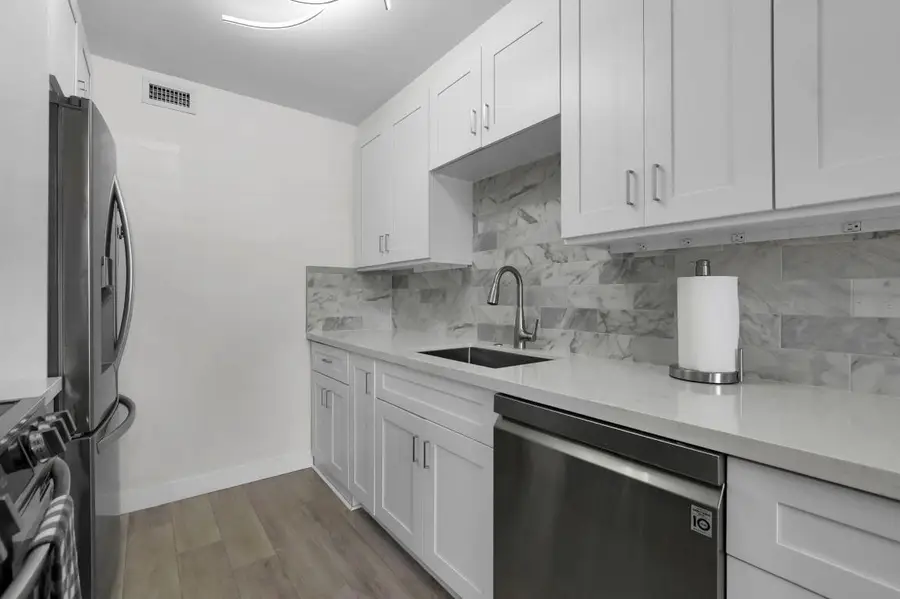 1084 Guildford E, Boca Raton, FL 33434 - Image #3