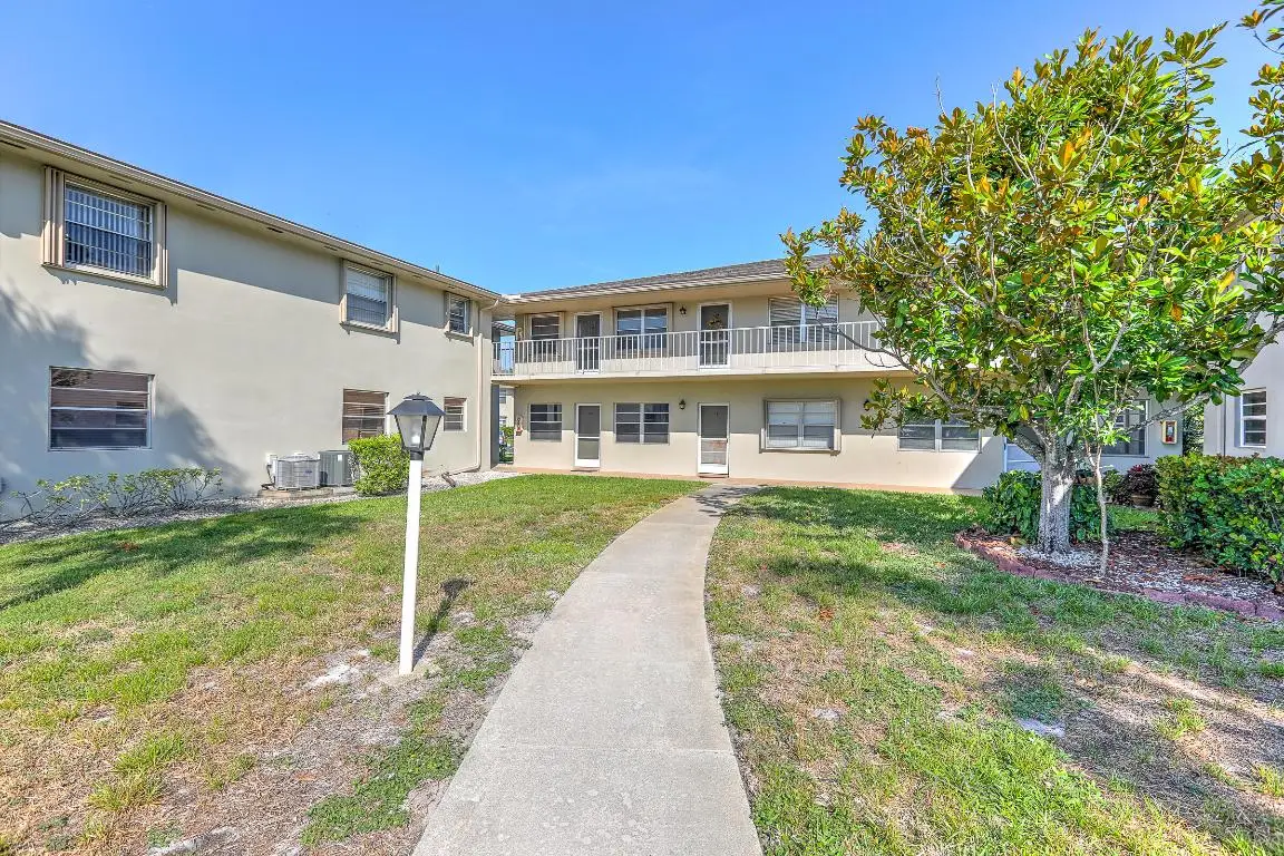 25 Lake Vista Trail #203, Port Saint Lucie, FL 34952 - Image #1