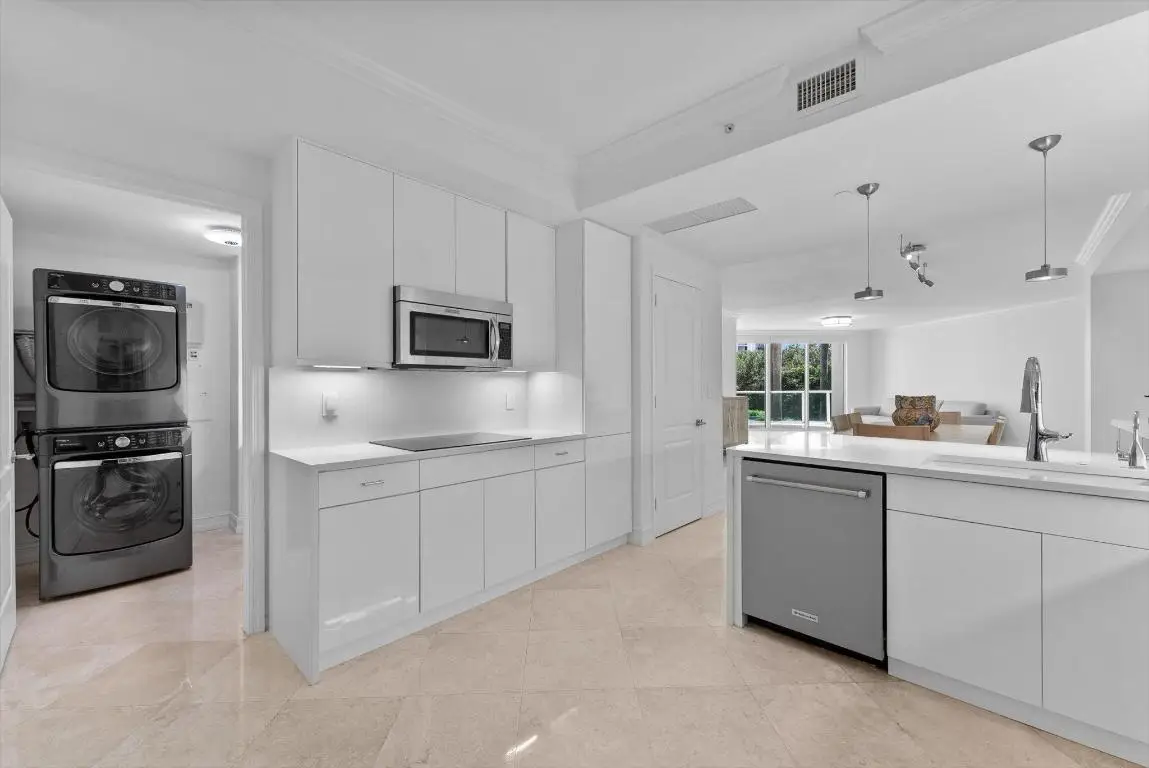 550 SE Mizner Boulevard #B206, Boca Raton, FL 33432 - Image #1