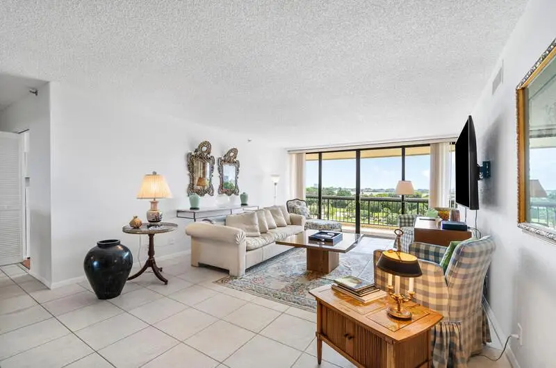 1900 Consulate Place #402, West Palm Beach, FL 33401 - Image #1