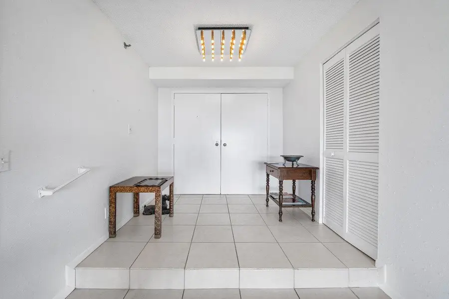 1900 Consulate Place #402, West Palm Beach, FL 33401 - Image #3