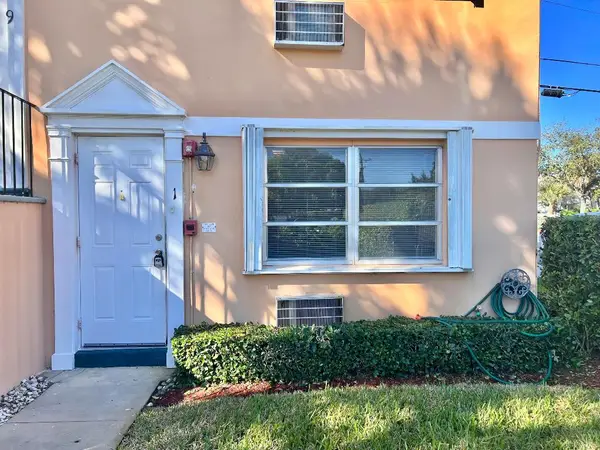 101 S Golfview Road #1, Lake Worth Beach, FL 33460