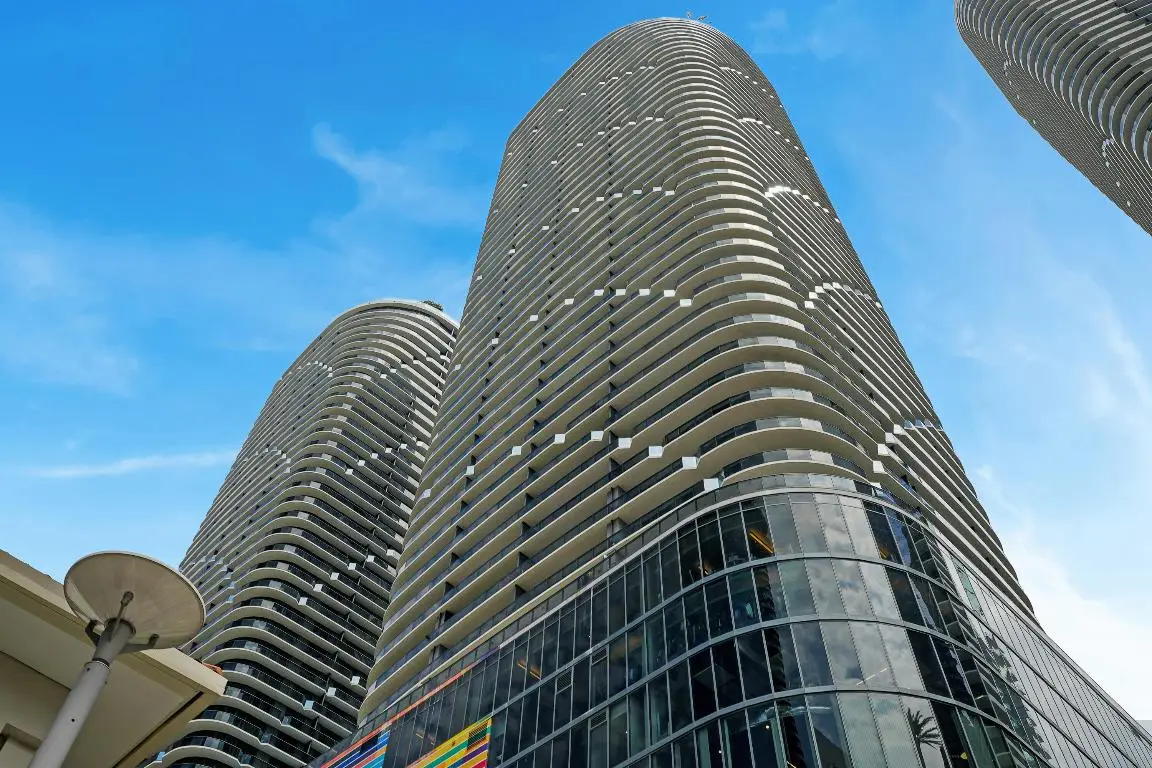 55 SW 9th Street #3504, Miami, FL 33130 - Image #1