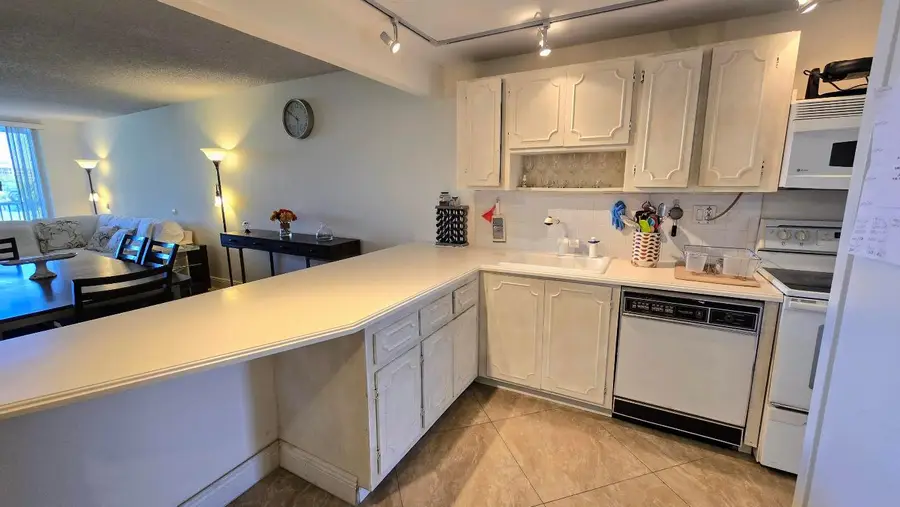 3100 N Course Lane #410, Pompano Beach, FL 33069 - Image #2