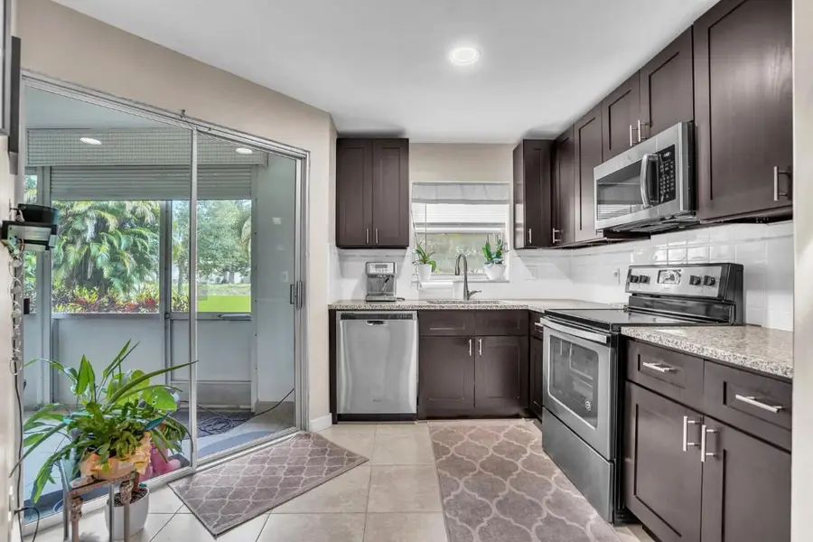 3524 Via Poinciana #102, Lake Worth, FL 33467 - Image #2