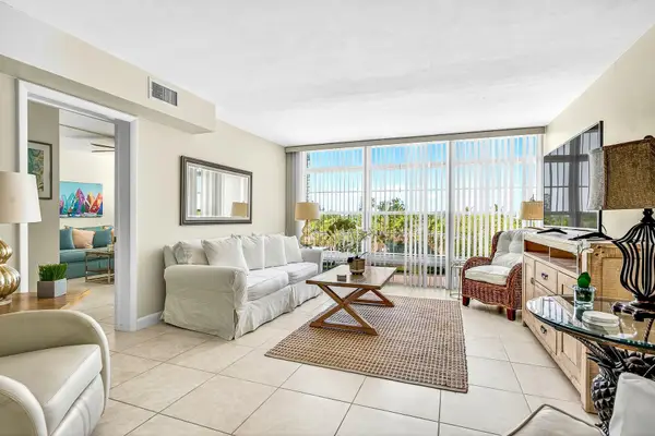 2333 Indian River Boulevard #404, Vero Beach, FL 32960