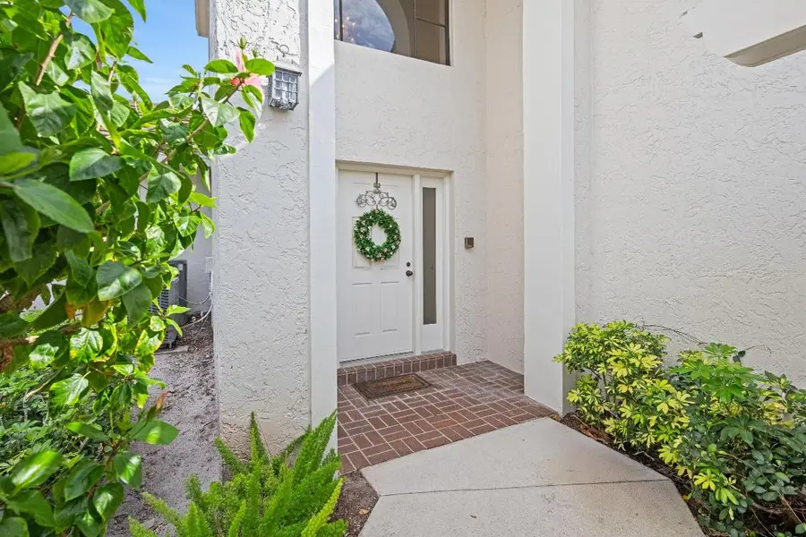 3971 Schooner Pointe Drive #201, Jupiter, FL 33477 - Image #2
