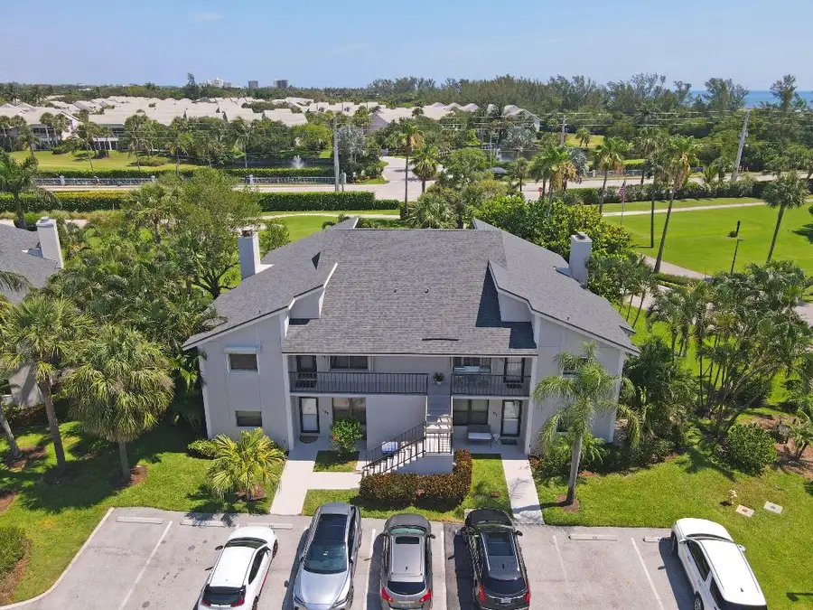 102 Clubhouse Circle, Jupiter, FL 33477 - Image #2