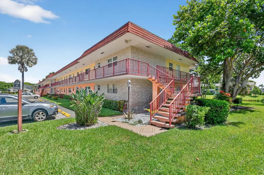 203 Oxford 100, West Palm Beach, FL 33417 - Image #2