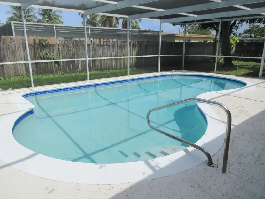 3601 NW 40th Street, Lauderdale Lakes, FL 33309 - #2