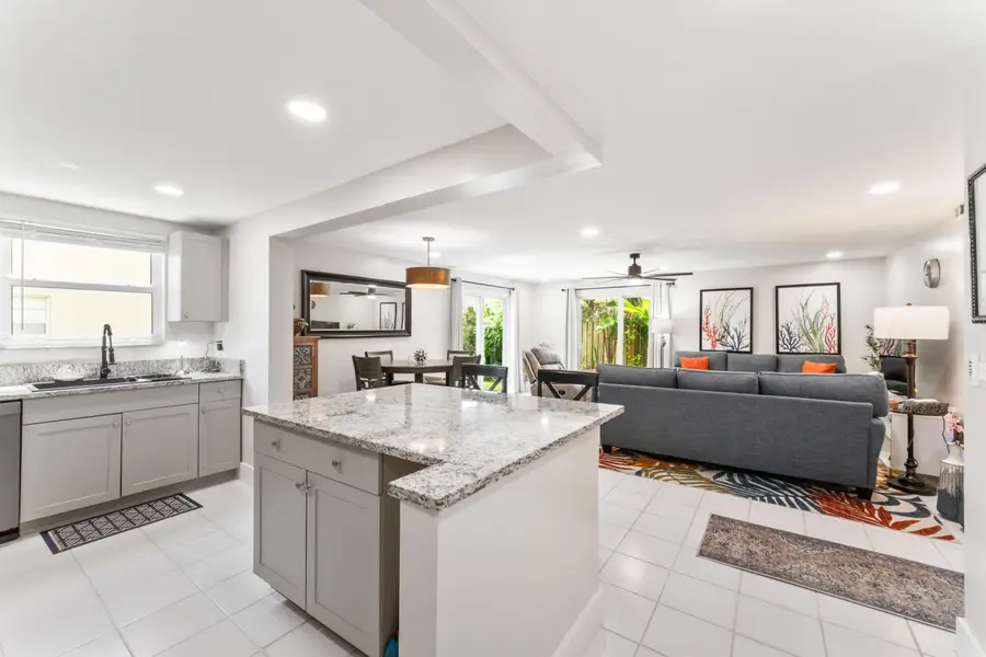 720 N Dixie Highway #303, Lantana, FL 33462 - #3