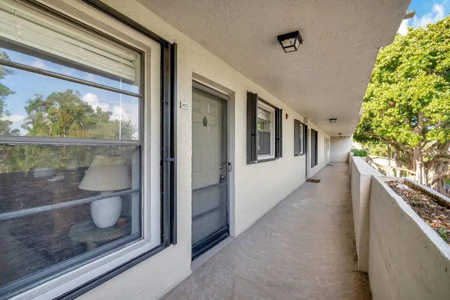 555 Banyan Tree Lane #302, Delray Beach, FL 33483 - Image #2