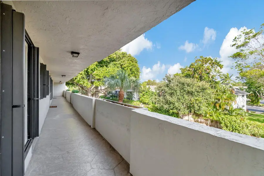 555 Banyan Tree Lane #302, Delray Beach, FL 33483 - Image #3