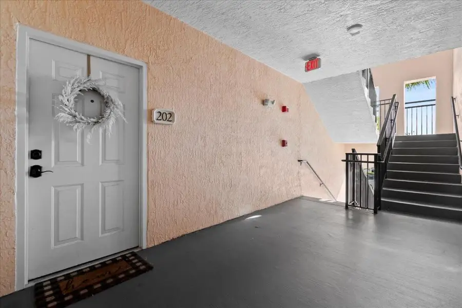 2808 Amalei Drive #202, Palm Beach Gardens, FL 33410 - Image #3