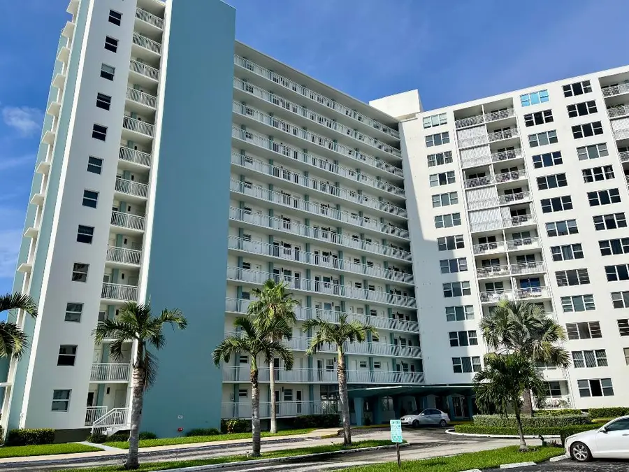 201 N Ocean Boulevard #302, Pompano Beach, FL 33062 - Image #2