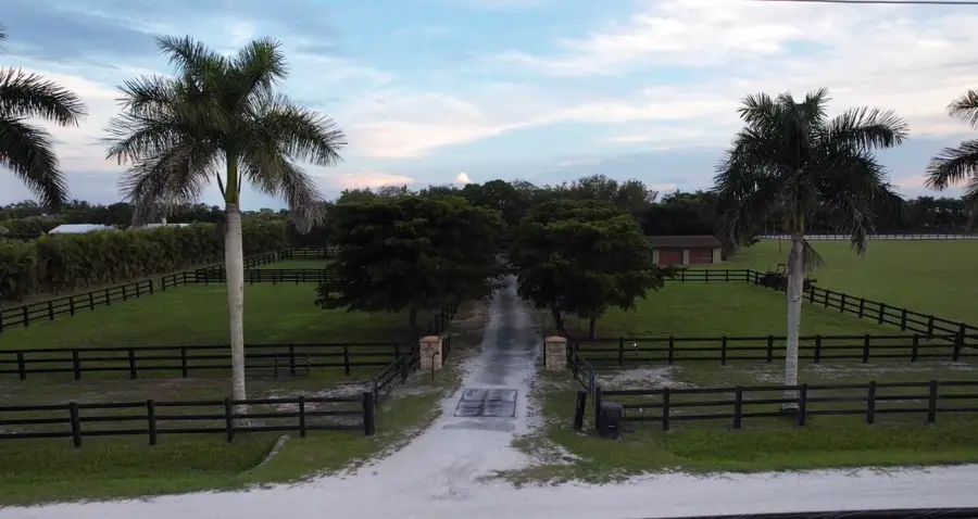 16098 Deer Path Lane, Wellington, FL 33470 - Image #2