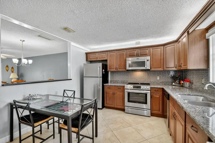 165 Amherst Lane, Lake Worth, FL 33467 - Image #2