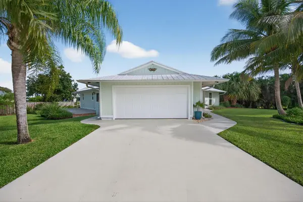 5273 SE Tall Pines Way, Stuart, FL 34997