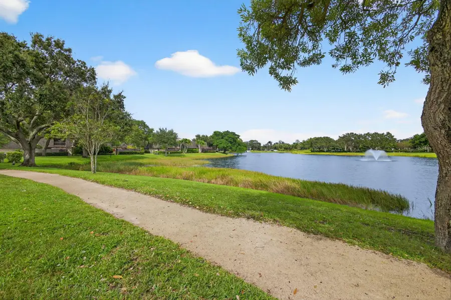 411 4th Terrace, Palm Beach Gardens, FL 33418 - Image #2