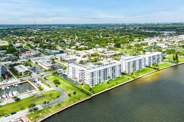 301 Lake Shore Drive #411, Lake Park, FL 33403