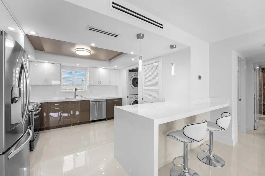 301 Lake Shore Drive #411, Lake Park, FL 33403 - Image #3