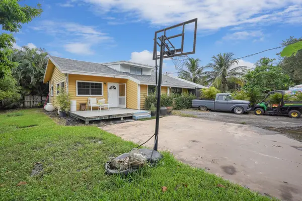 5239 Club Road, Haverhill, FL 33415