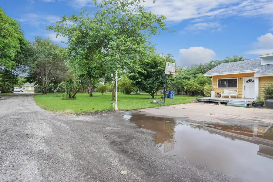 5239 Club Road, Haverhill, FL 33415 - Image #2