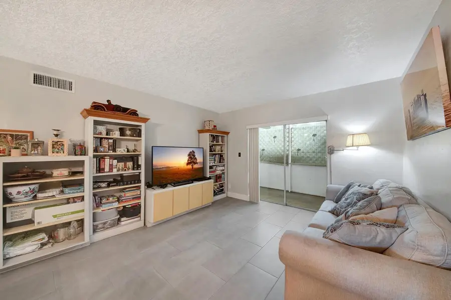2812 S Garden Drive #109, Lake Worth, FL 33461 - Image #2