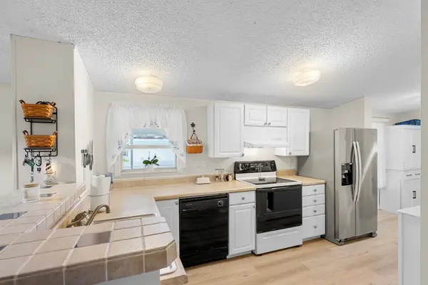 8199 SE Eagle Avenue, Hobe Sound, FL 33455