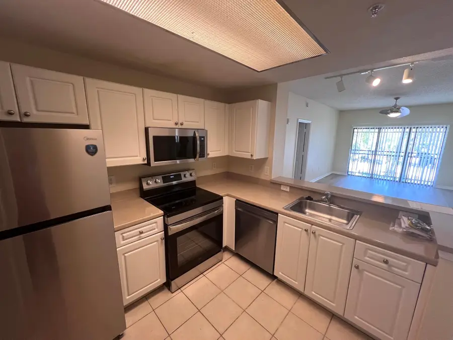 2808 Amalei Drive #101, Palm Beach Gardens, FL 33410 - Image #3