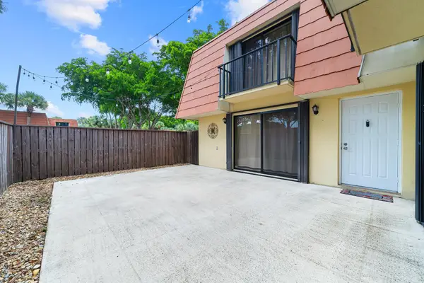 702 Buttonwood Lane, Boynton Beach, FL 33436