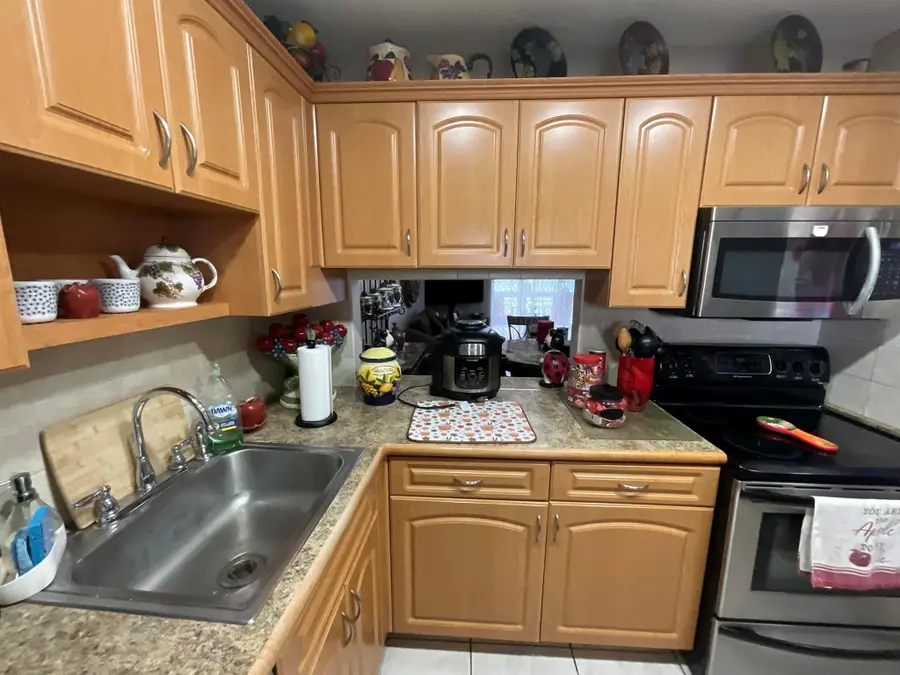 2728 Garden Drive N #415, Lake Worth, FL 33461 - Image #2