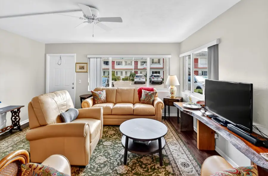 3160 Lake Osborne Dr #107, Lake Worth Beach, FL 33461 - Image #2