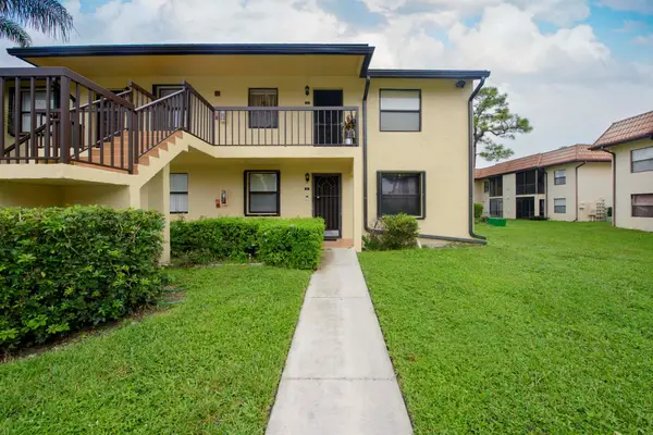 4689 Lucerne Lakes E Boulevard E #106, Lake Worth, FL 33467