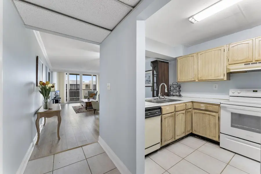 8 Royal Palm Way #6040, Boca Raton, FL 33432 - Image #2